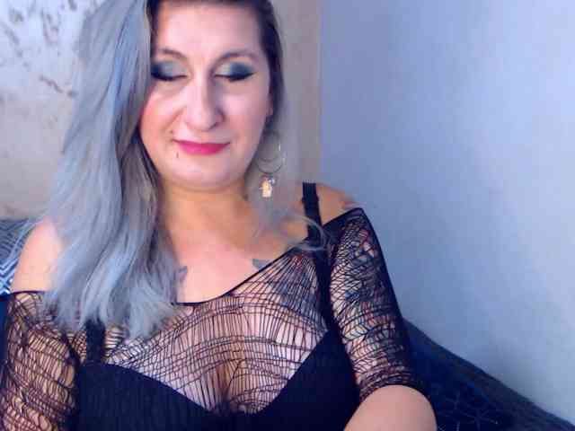 LilithGreen webcam
