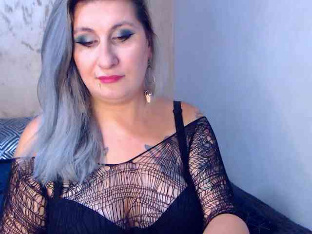 LilithGreen webcam
