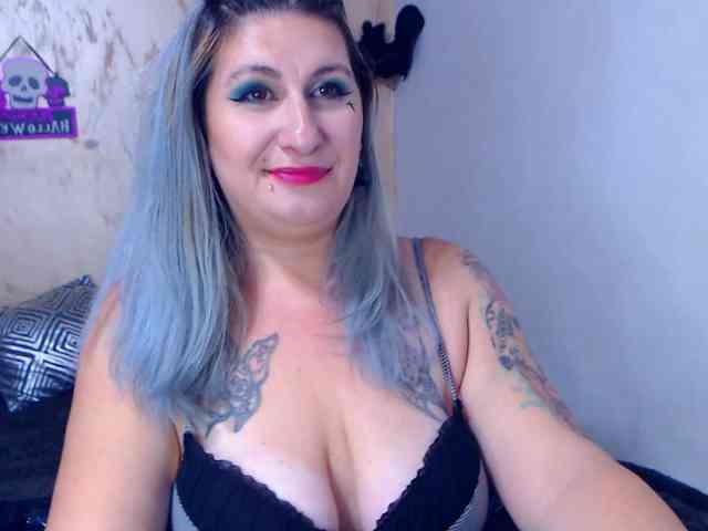 LilithGreen webcam