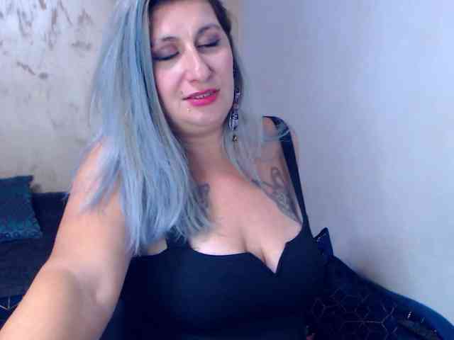 LilithGreen webcam