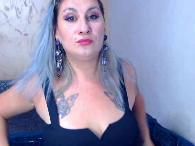 LilithGreen webcam