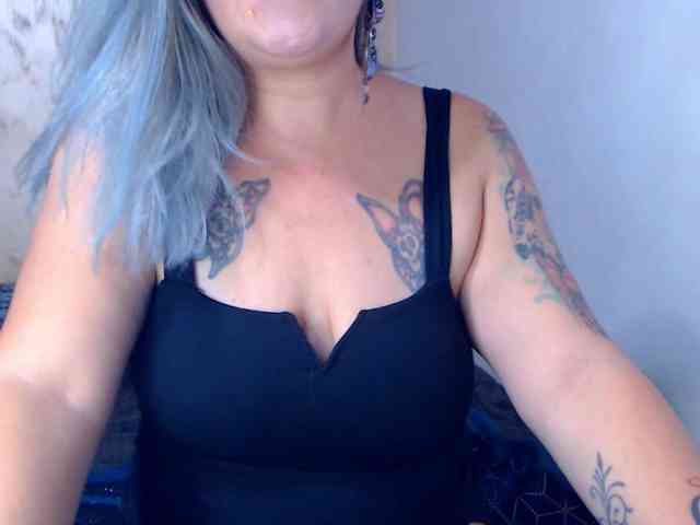 LilithGreen webcam