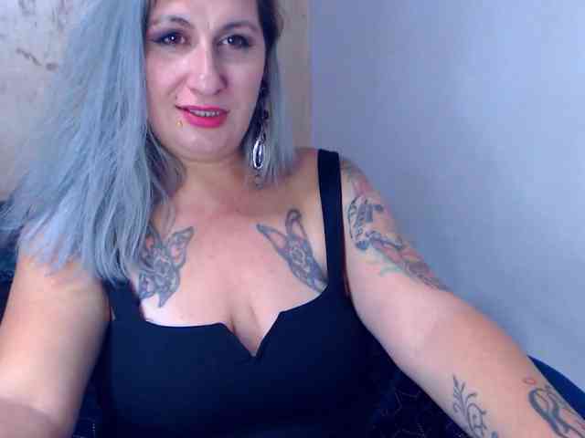 LilithGreen webcam
