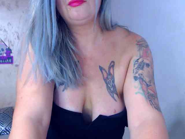 LilithGreen webcam