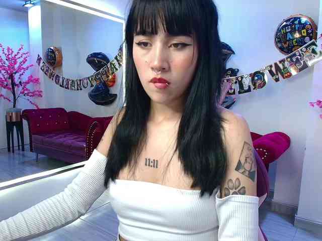leia-queens webcam