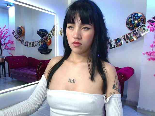 leia-queens webcam