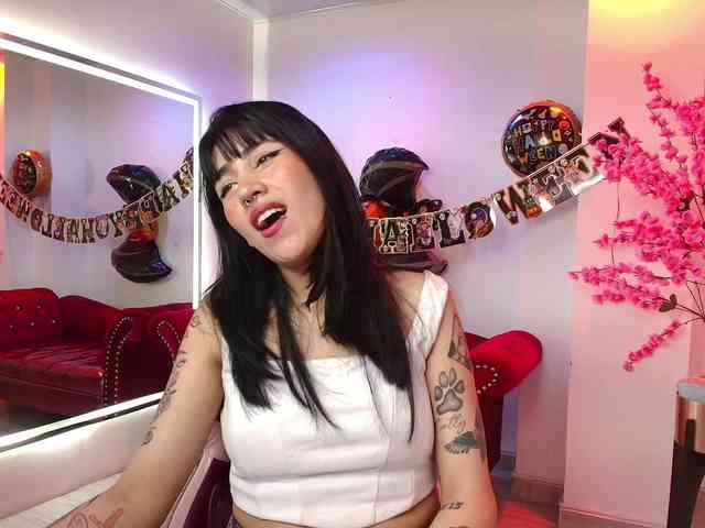 leia-queens webcam