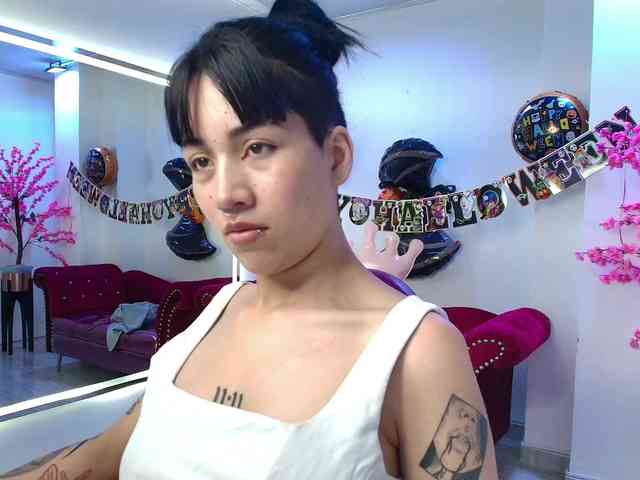 leia-queens webcam