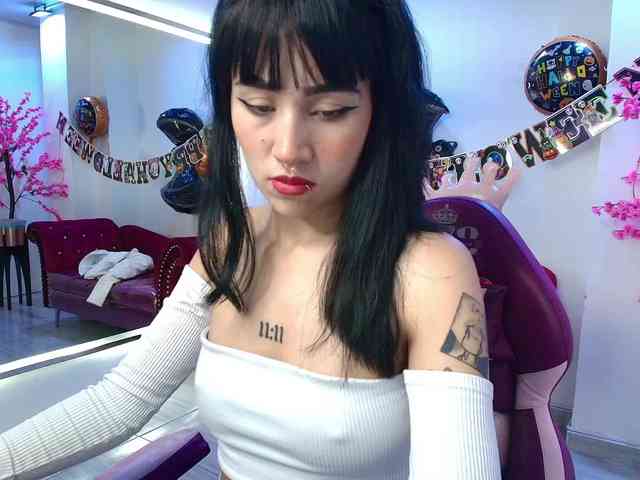 leia-queens webcam