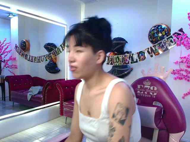leia-queens webcam