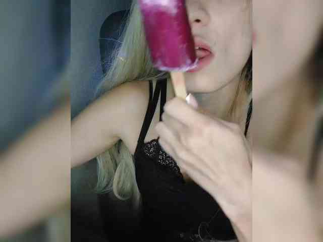 WickedWycche webcam