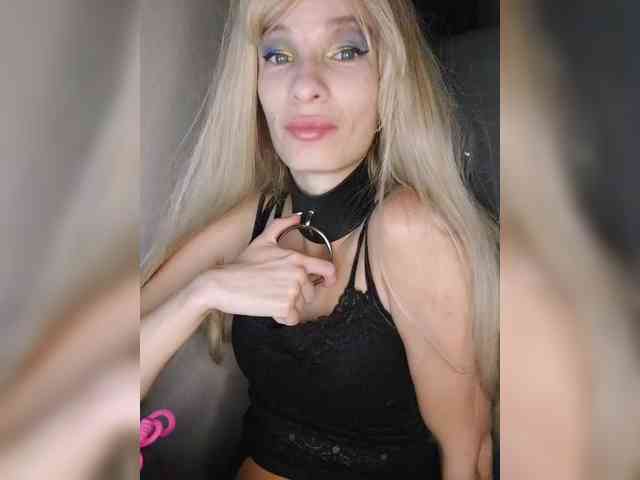 WickedWycche webcam