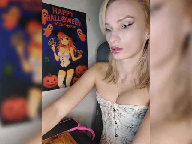 WickedWycche webcam