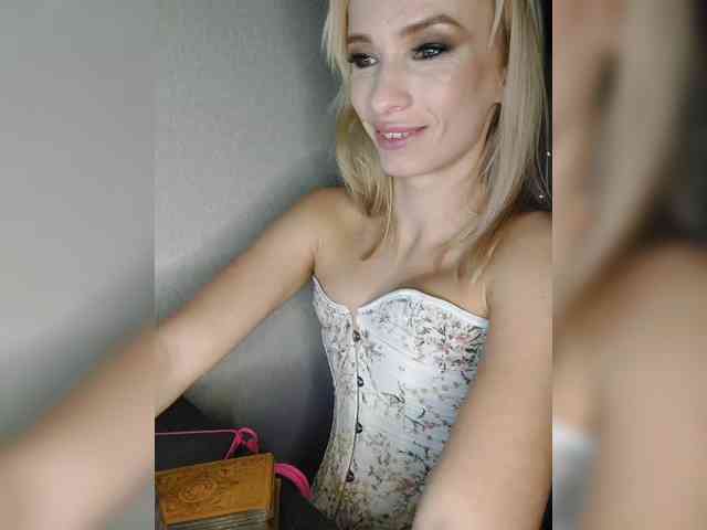 WickedWycche webcam