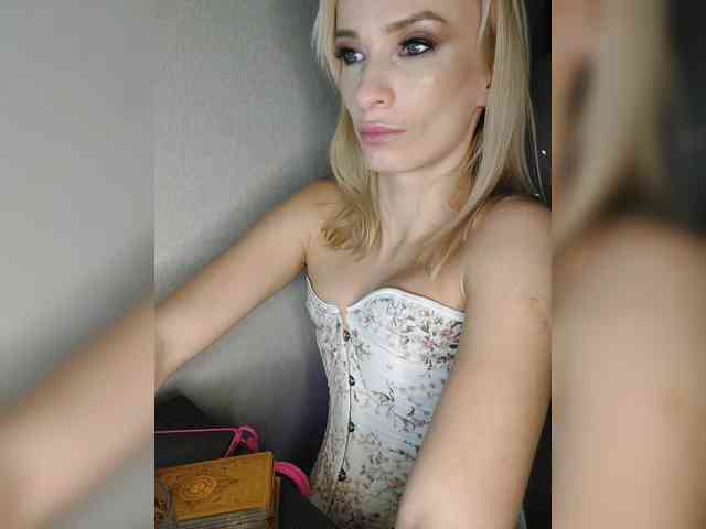 WickedWycche webcam