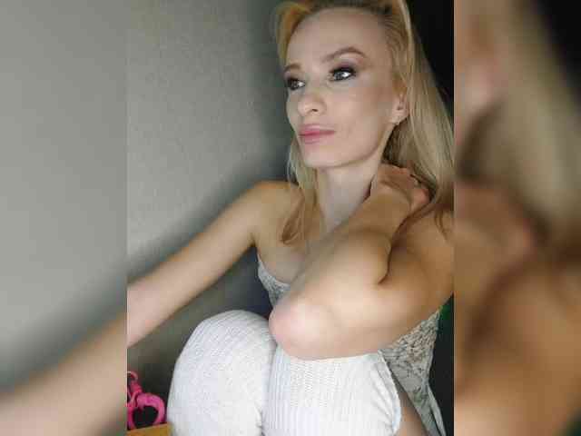 WickedWycche webcam