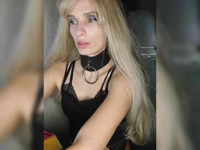 WickedWycche webcam