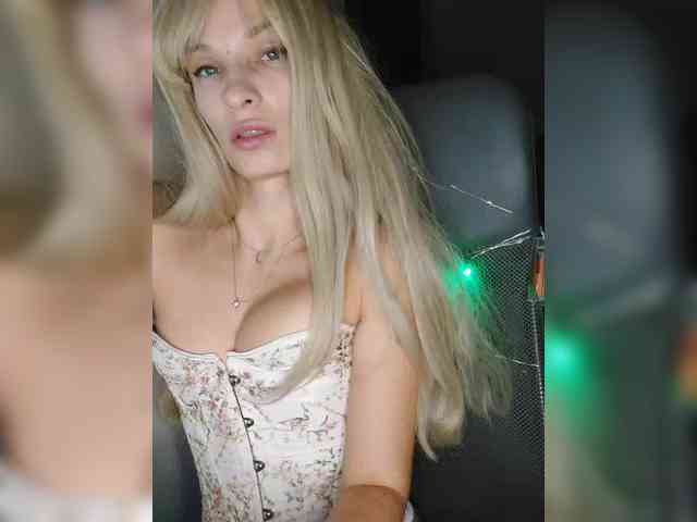 WickedWycche webcam