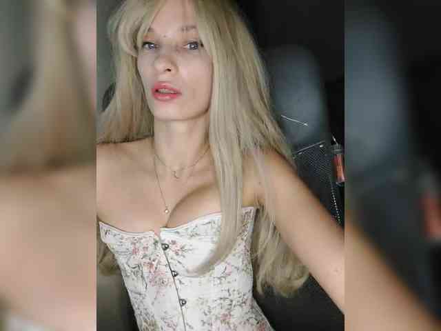 WickedWycche webcam
