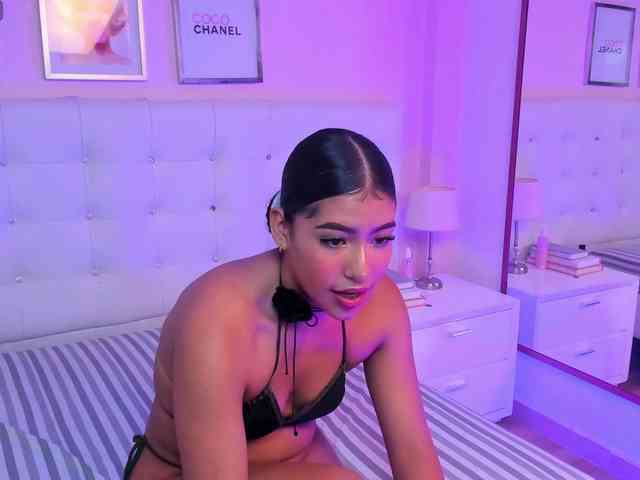 YunnyFox webcam