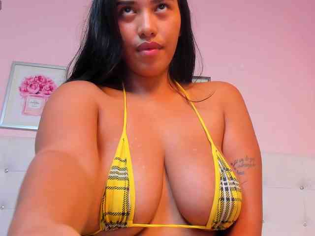 AndreaNavas webcam