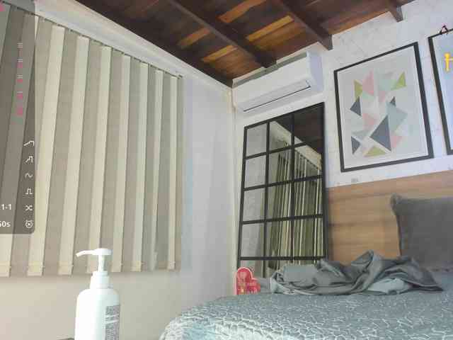 VioletaRossi webcam