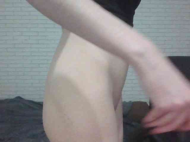 Sweet-Astarte webcam