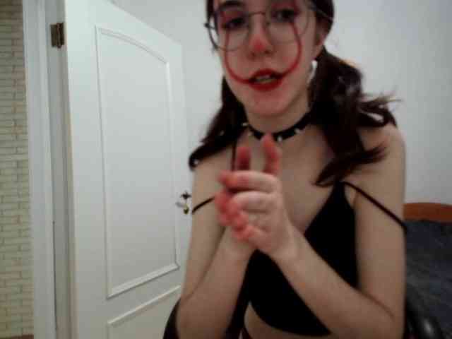 Sweet-Astarte webcam