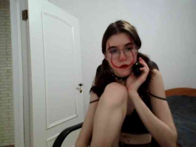 Sweet-Astarte webcam