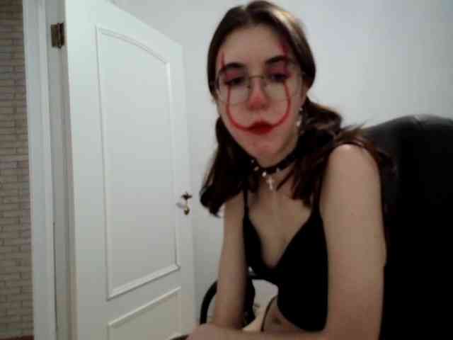 Sweet-Astarte webcam