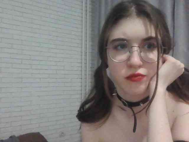 Sweet-Astarte webcam