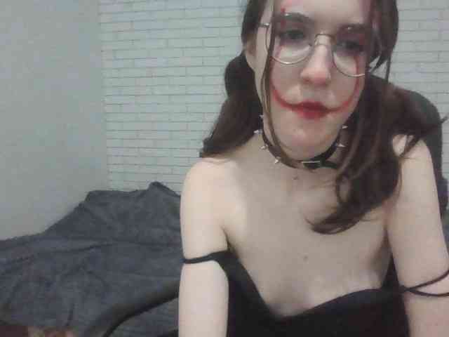 Sweet-Astarte webcam