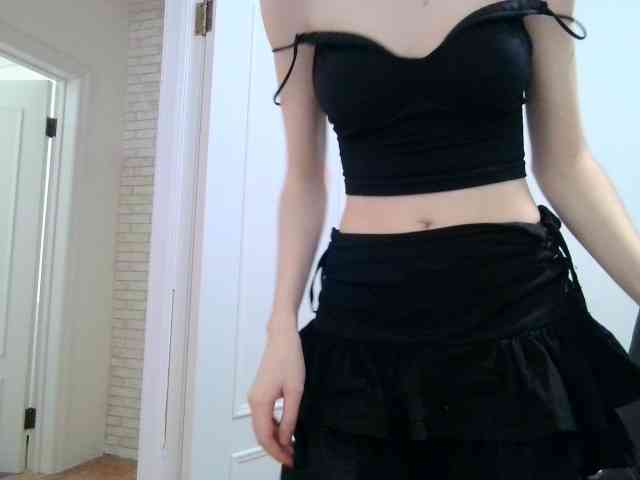 Sweet-Astarte webcam