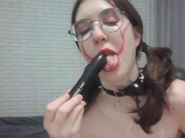 Sweet-Astarte webcam