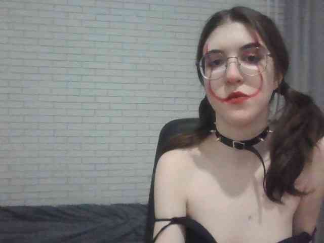 Sweet-Astarte webcam