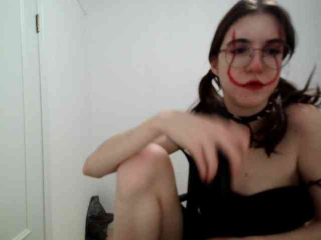 Sweet-Astarte webcam