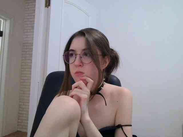 Sweet-Astarte webcam