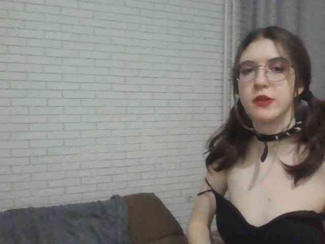 Sweet-Astarte webcam