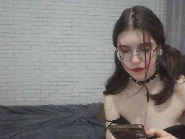 Sweet-Astarte webcam