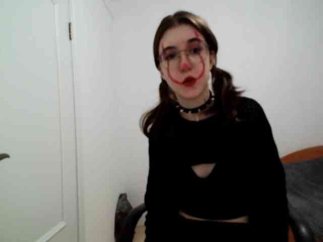 Sweet-Astarte webcam