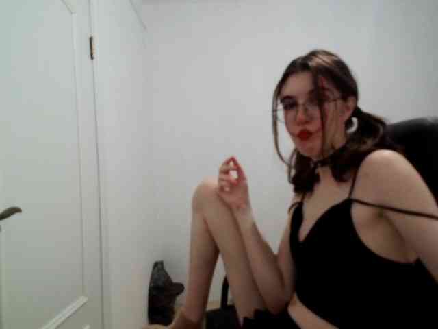 Sweet-Astarte webcam