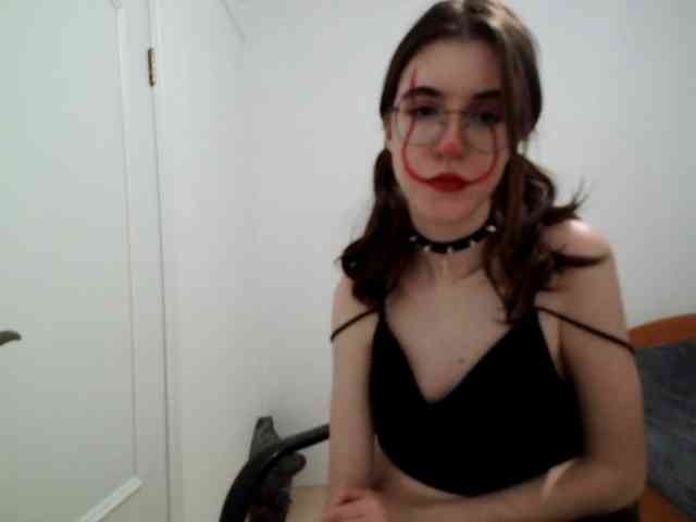 Sweet-Astarte webcam