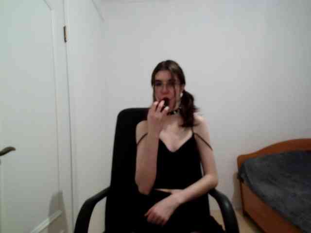 Sweet-Astarte webcam