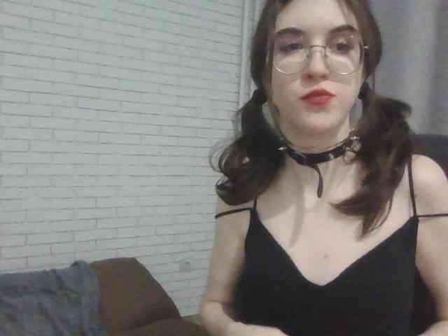 Sweet-Astarte webcam