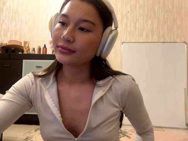 LakishaYanish webcam