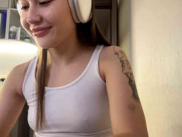LakishaYanish webcam