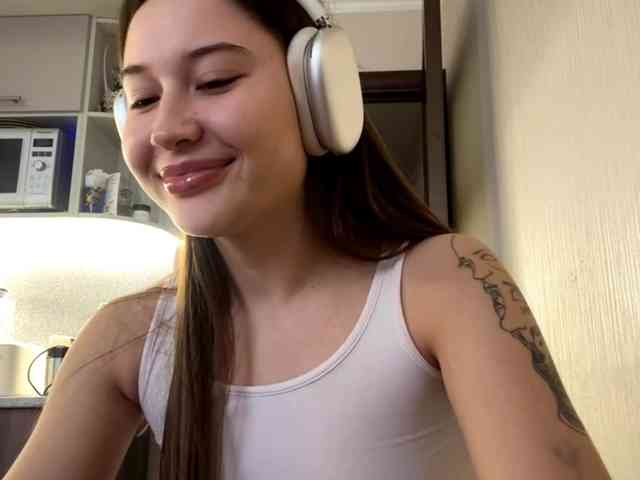 LakishaYanish webcam