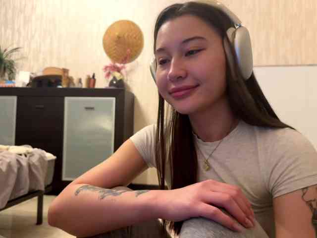 LakishaYanish webcam