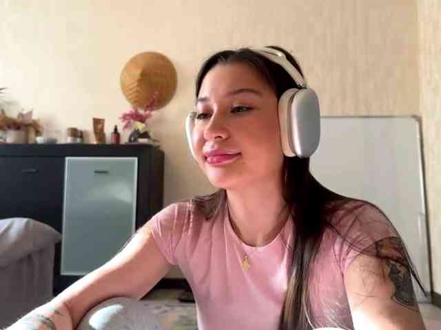 LakishaYanish webcam