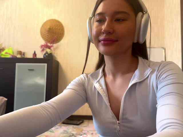 LakishaYanish webcam